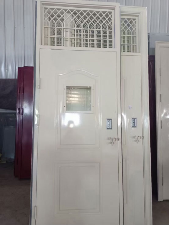 互助学校教室门