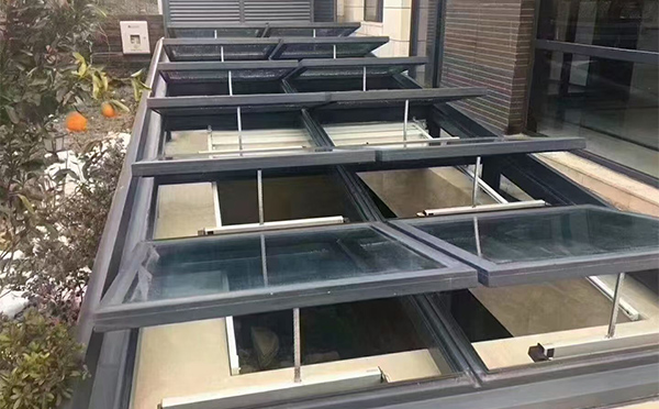 某轨道交通车辆维修车间互助排烟窗应用